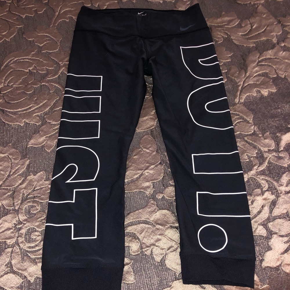 Nike Capri workout leggings